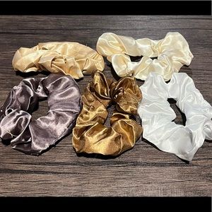 🛒 3/15 Neutral Scrunchies